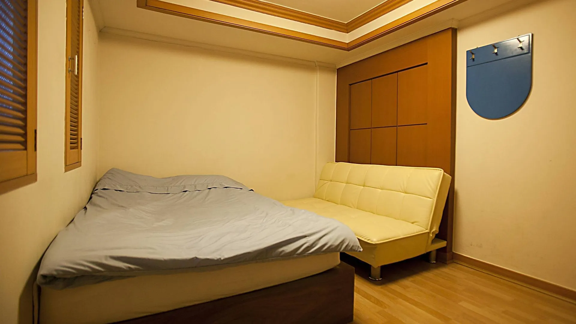 Blu2 Guesthouse Shinchon 首爾